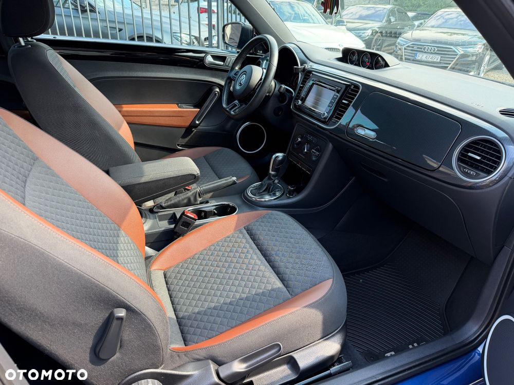 Volkswagen New Beetle - 27