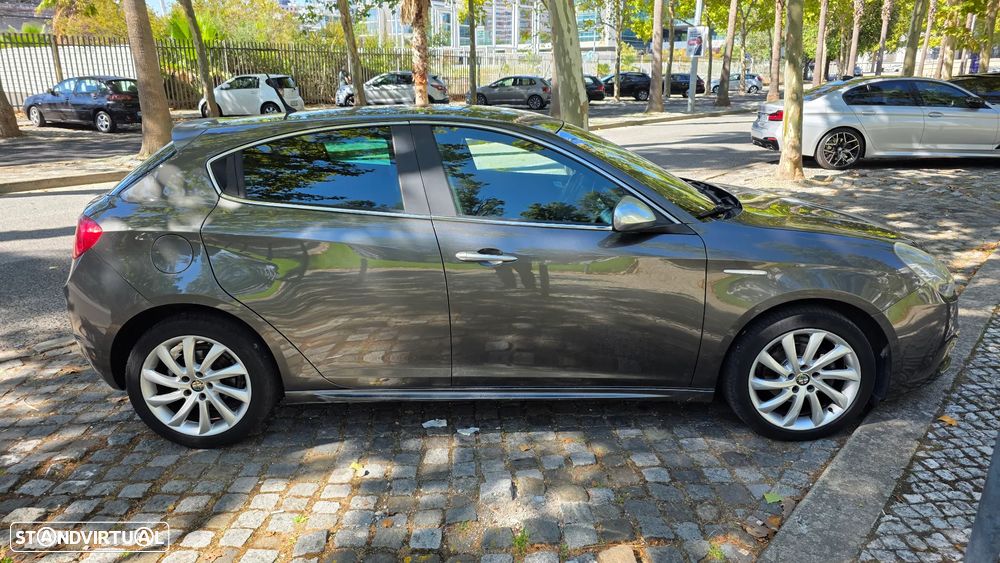 Alfa Romeo Giulietta 1.6 JTDm Distinctive - 10
