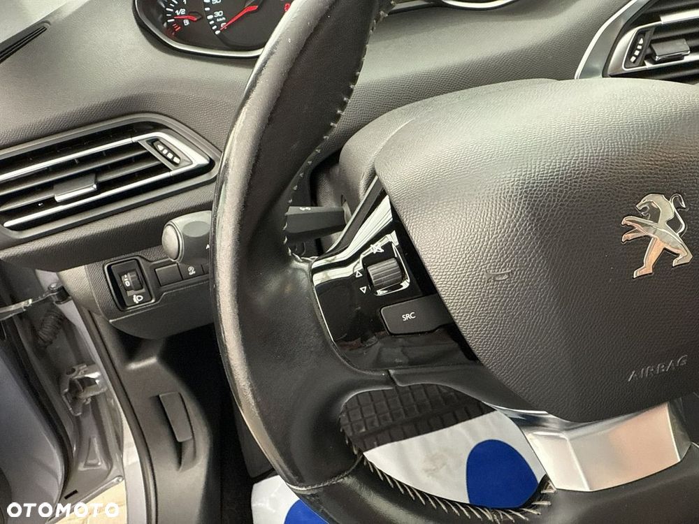 Peugeot 308 - 25