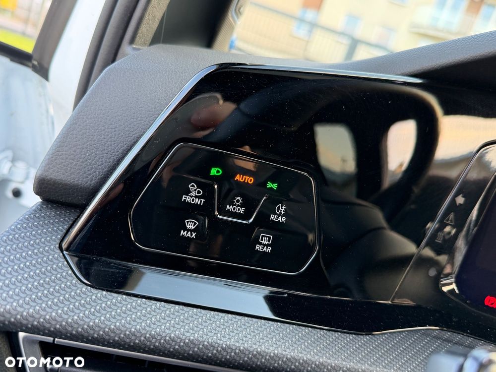 Volkswagen Golf - 20