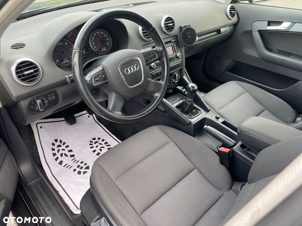 Audi A3 Sportback 2.0 TDI Ambiente - 14