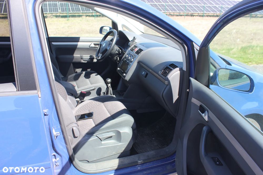 Volkswagen Touran - 9