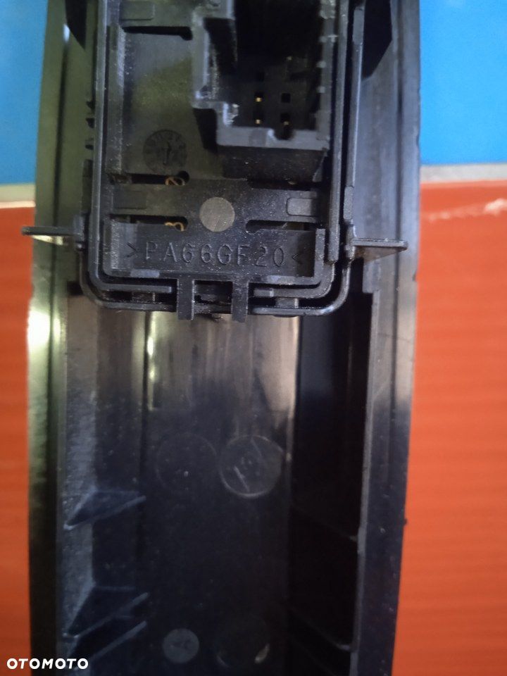 Panel Przełącznik Prawej Przedniej Szyby Renault Megane III - 3