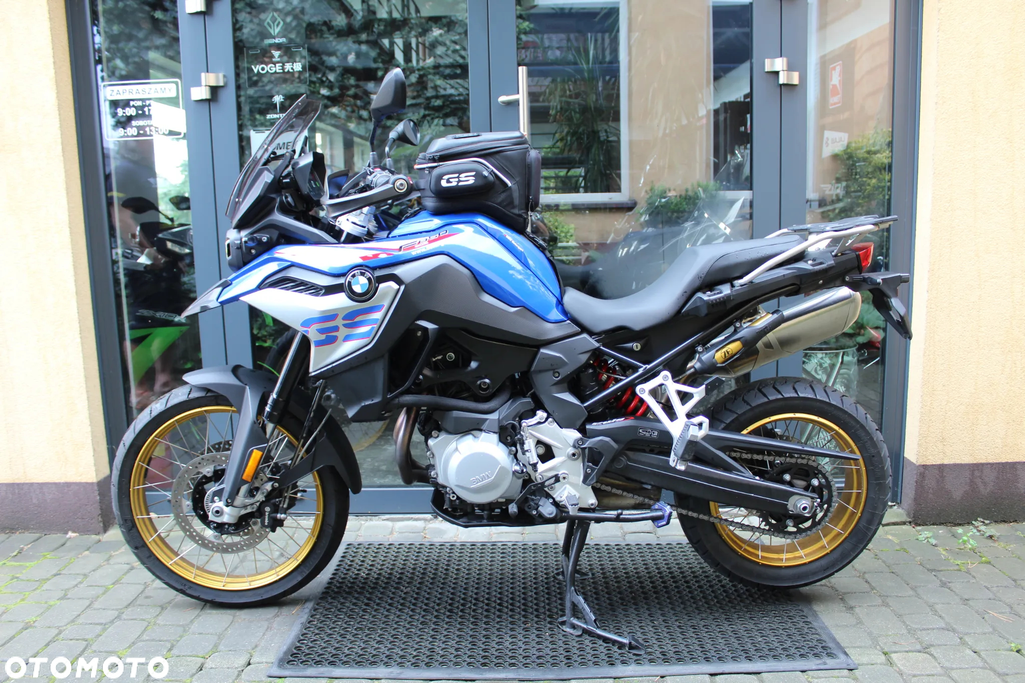 BMW F - 3