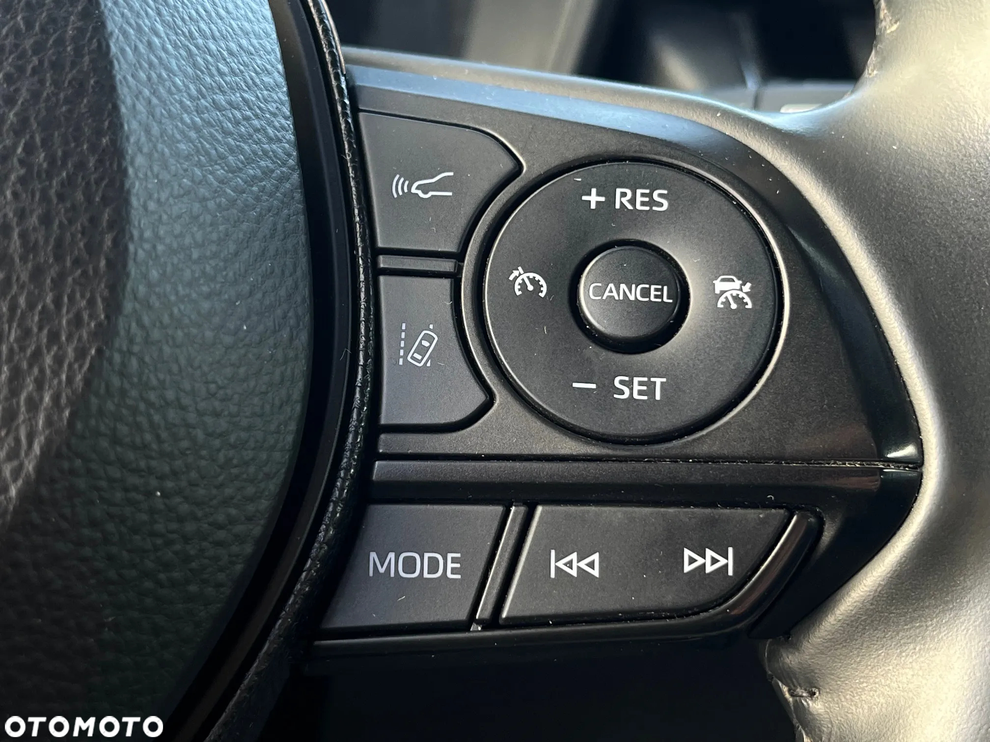 Toyota Corolla 1.8 Hybrid Comfort - 23