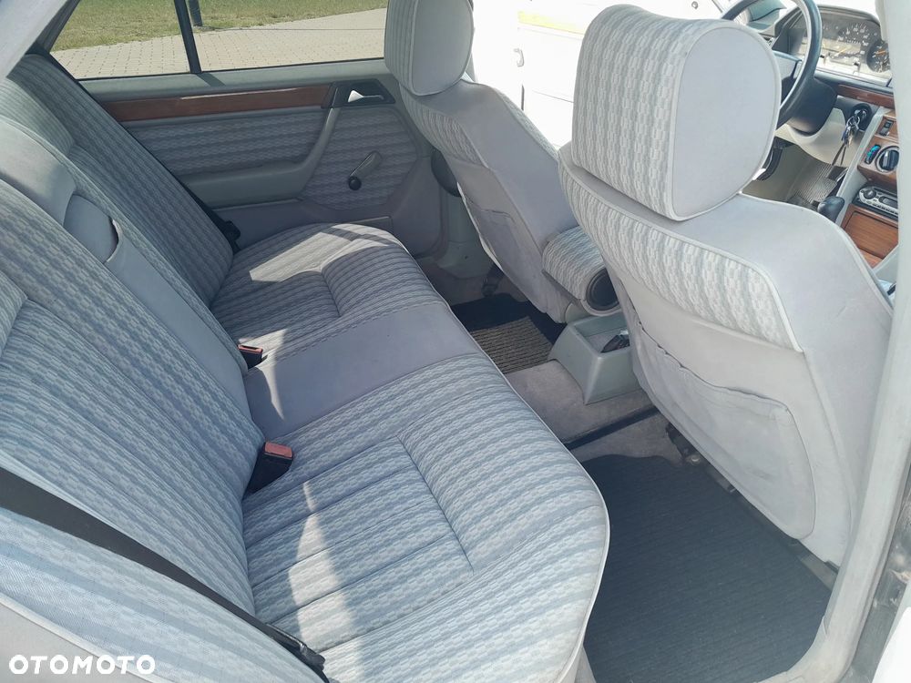 Mercedes-Benz W124 (1984-1993) - 18