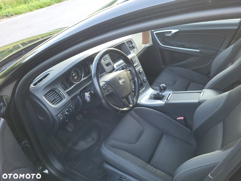 Volvo V60 D3 Momentum - 10