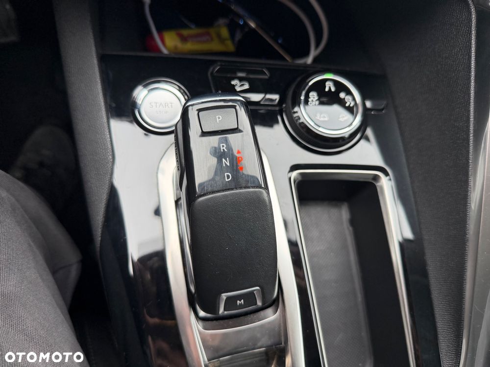 Peugeot 3008 1.2 PureTech Active S&S EAT6 - 22