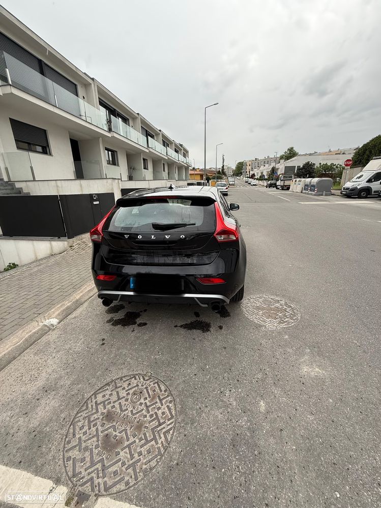 Volvo V40 D2 R Design - 10