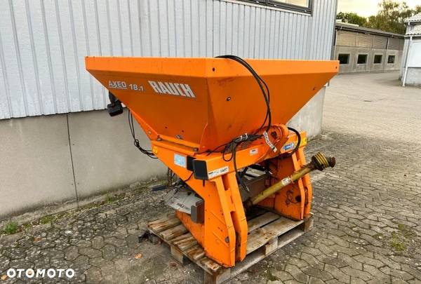 Piaskarka solarka posypywarka Rauch AXEO 18,1 zimowe utrzymanie film