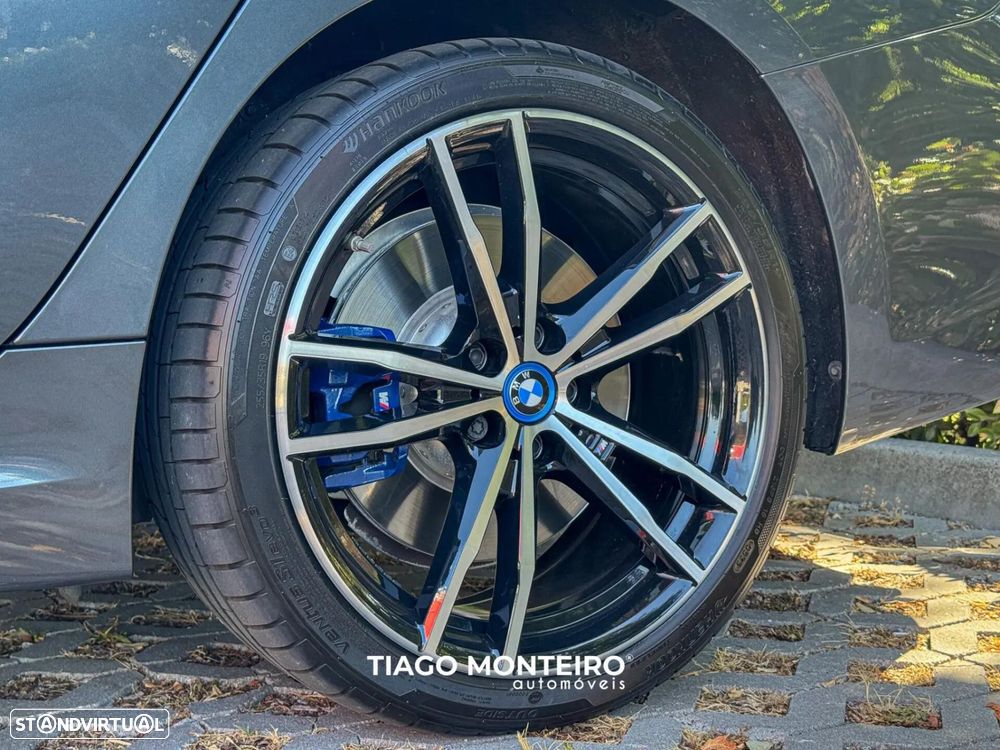 BMW 330 e Pack Desportivo M Auto - 37