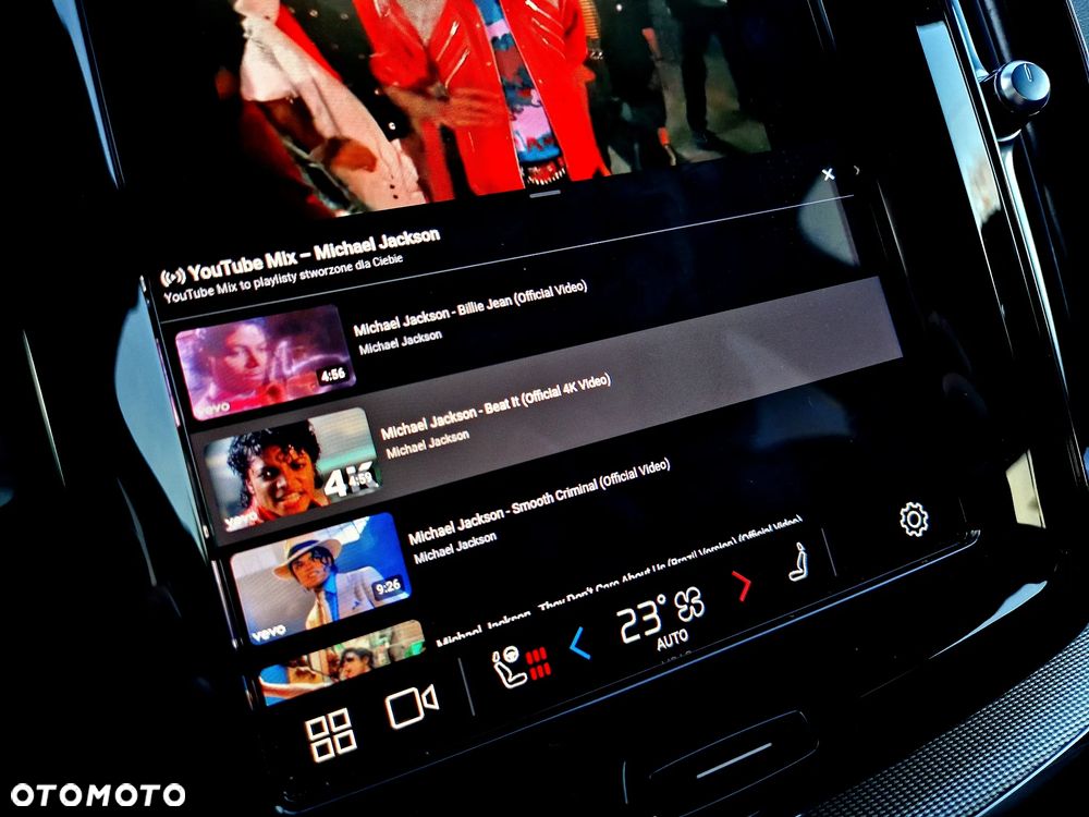 Volvo XC 60 B4 D AWD Plus Dark - 19