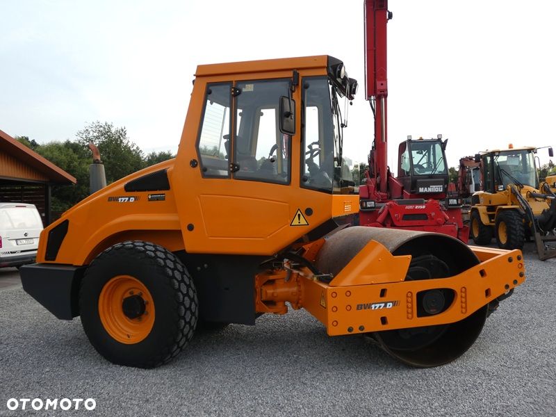 Bomag BW177D-4 / Walec Drogowy Guma - Stal / z Niemiec / 2600mtg / - 34