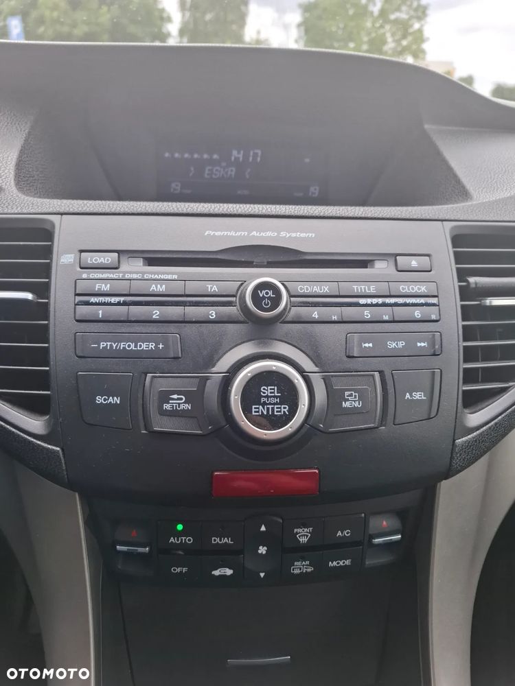 Honda Accord 2.4 Executive - 11