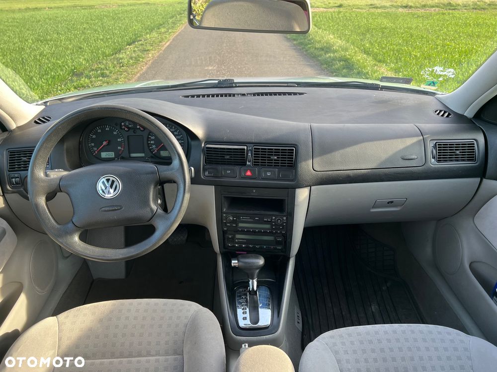 Volkswagen Golf - 12