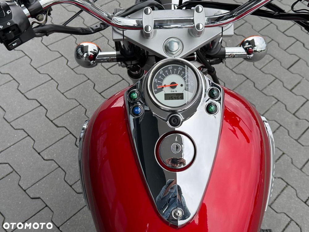 Suzuki Intruder - 24