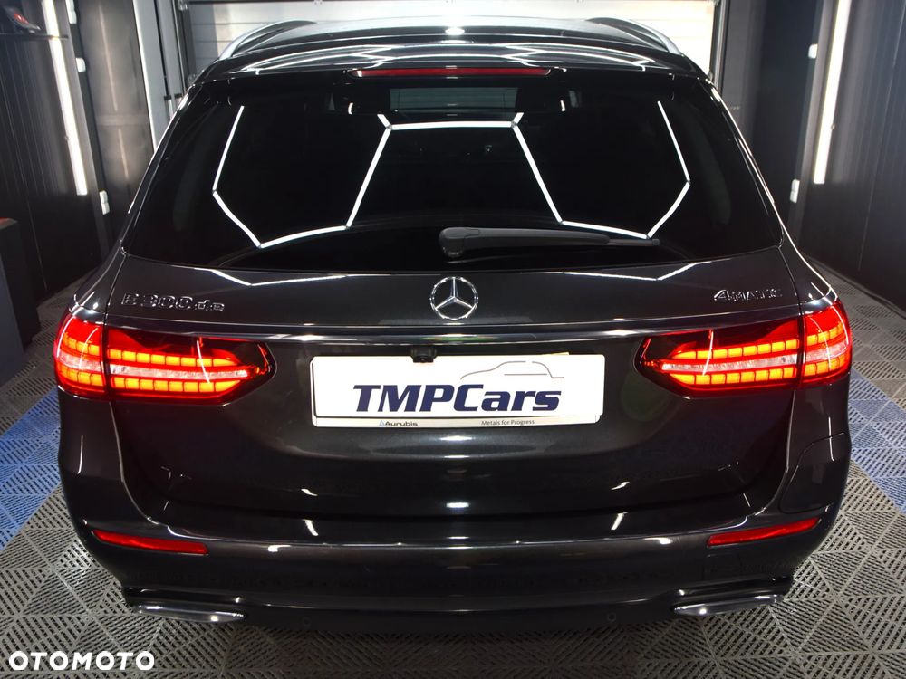 Mercedes-Benz Klasa E 300 de 4Matic 9G-TRONIC - 28