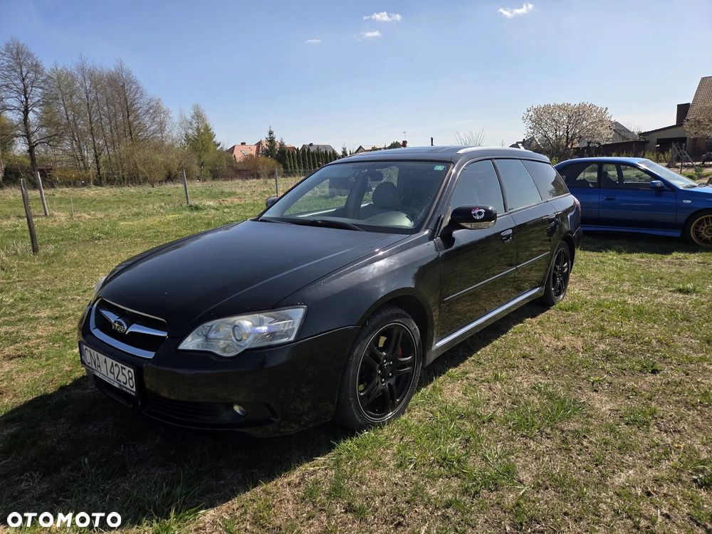 Subaru Legacy Kombi 3.0 4WD - 2