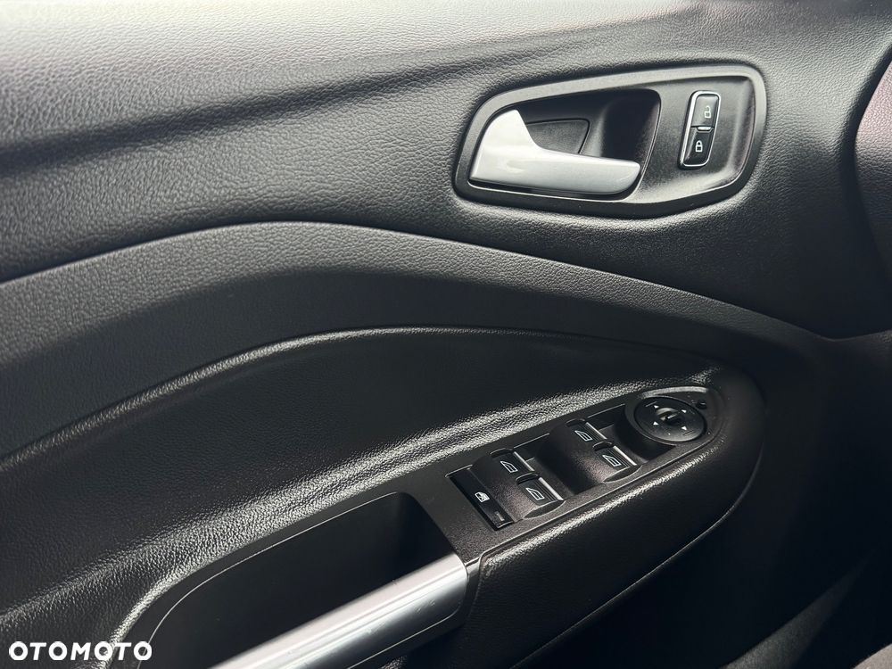 Ford Kuga 2.0 TDCi 4x4 Titanium - 31