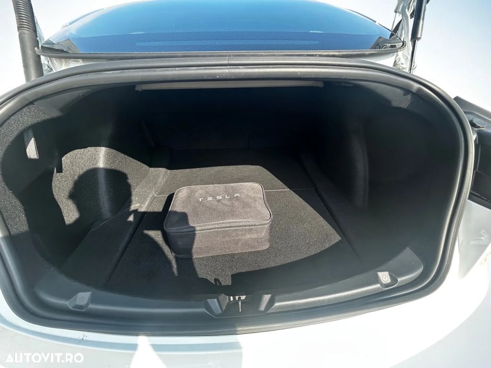 Tesla Model 3 Langstreckenbatterie Allradantrieb Dual Motor - 17