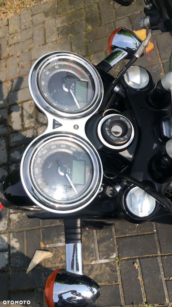 Triumph Strett Twin 1200 osłona bok felga tarcza lampa - 2