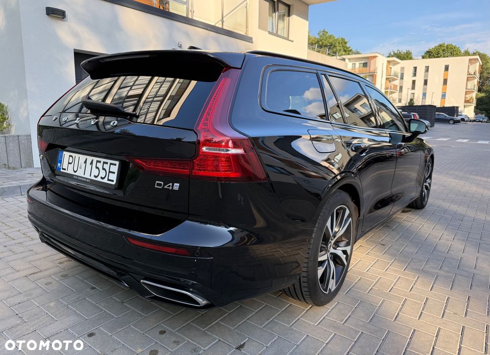 Volvo V60 D4 R-Design - 4