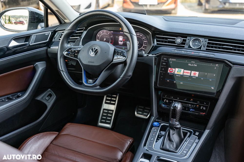 Volkswagen Passat - 16