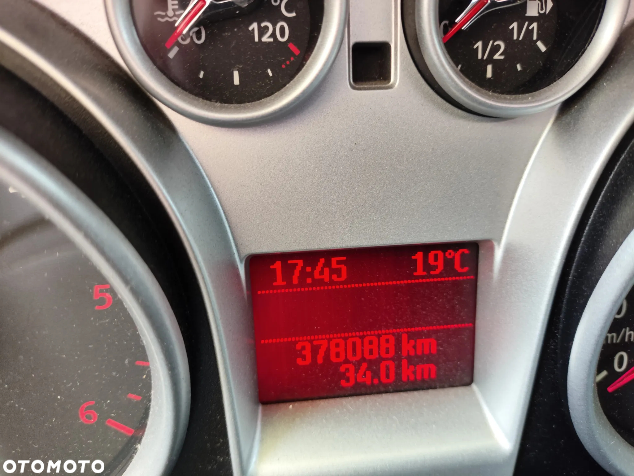 Ford Focus 1.8 TDCi Ambiente - 3