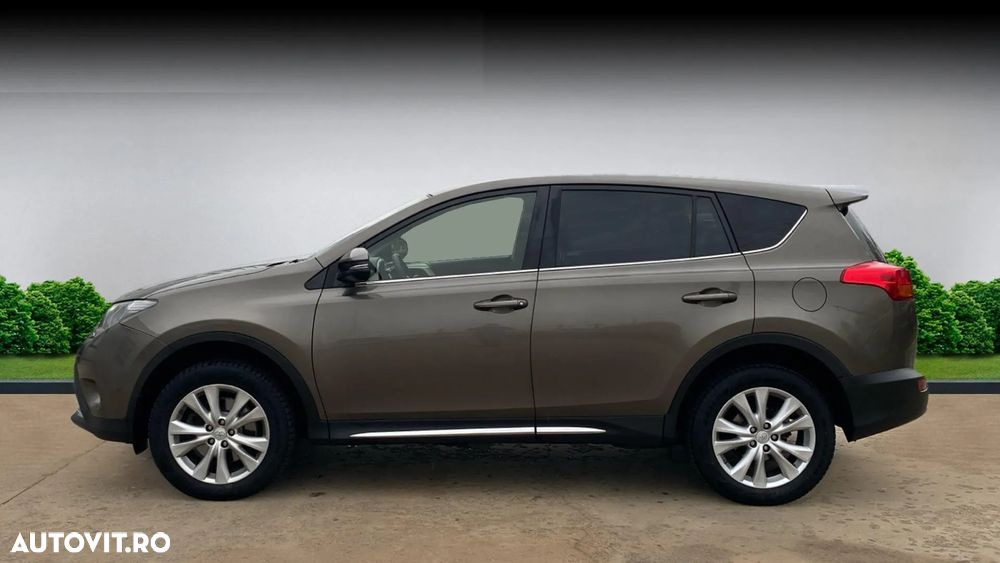 Toyota RAV4 2.2 D-4CAT 4WD Aut Luxury - 2
