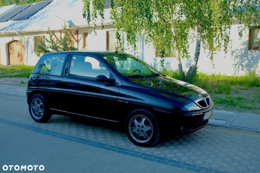 Lancia Ypsilon - 2