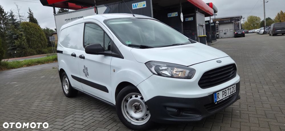 Ford COURIER - 19