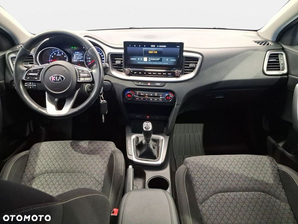 Kia Ceed - 13