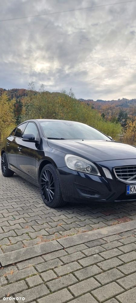 Volvo S60 2010 photo 2