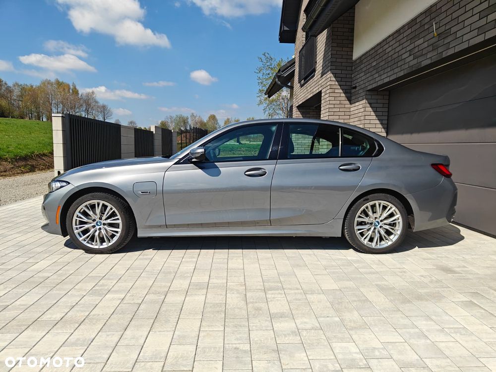 BMW Seria 3 330e M Sport - 3