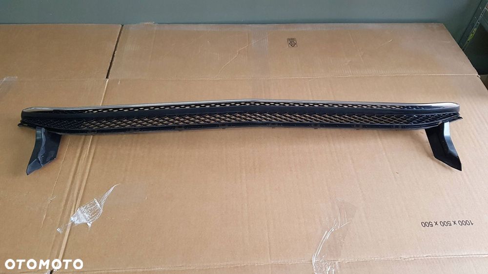 mercedes b - klasa w 246 kratka środkowa + chrom lift ładna! - 1