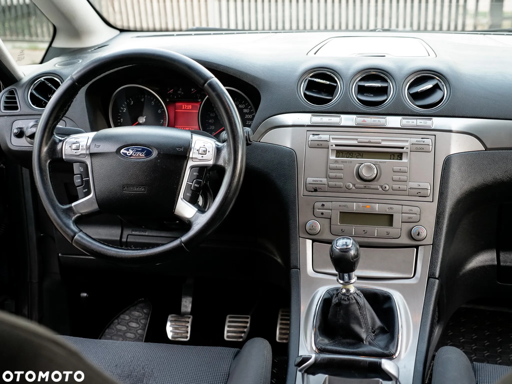 Ford S-Max - 24