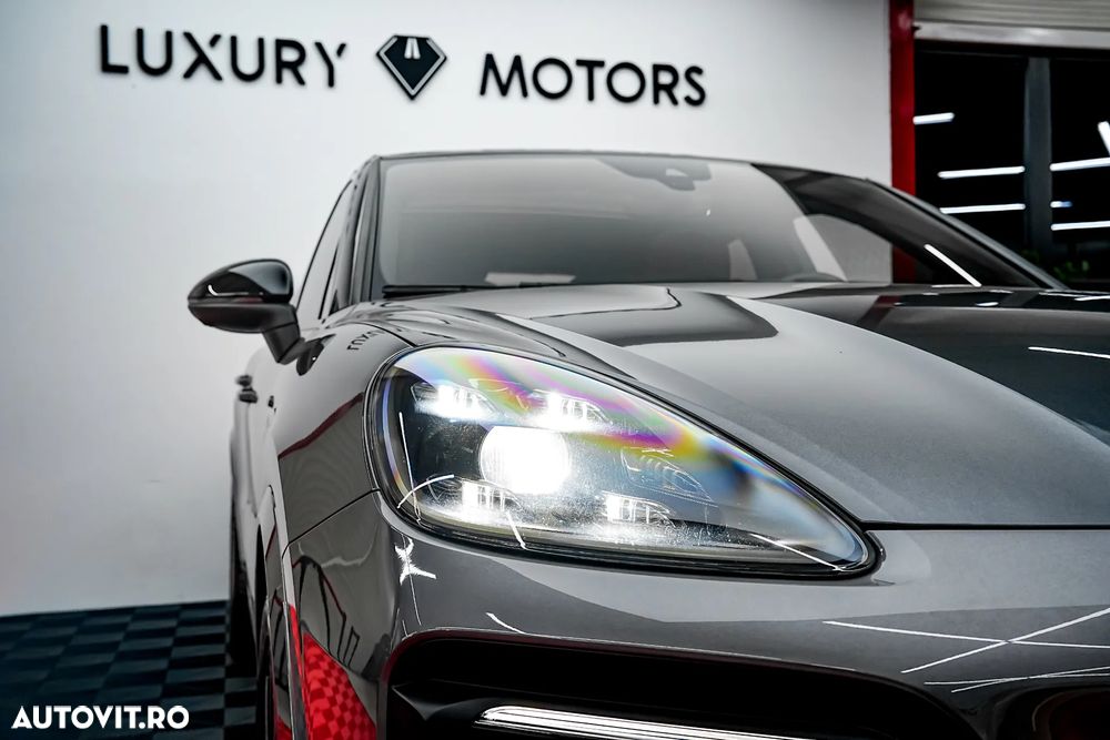 Porsche Cayenne Coupe E-Hybrid Tiptronic S Platinum Edition - 25