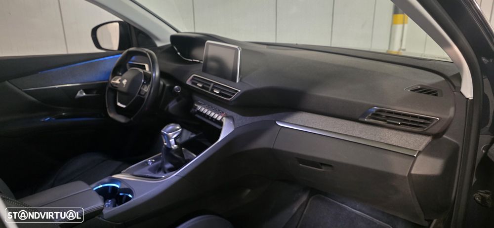 Peugeot 3008 PureTech 130 Stop & Start GPF Allure - 18