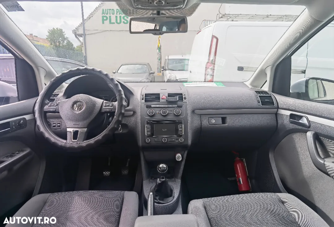 Volkswagen Touran - 8