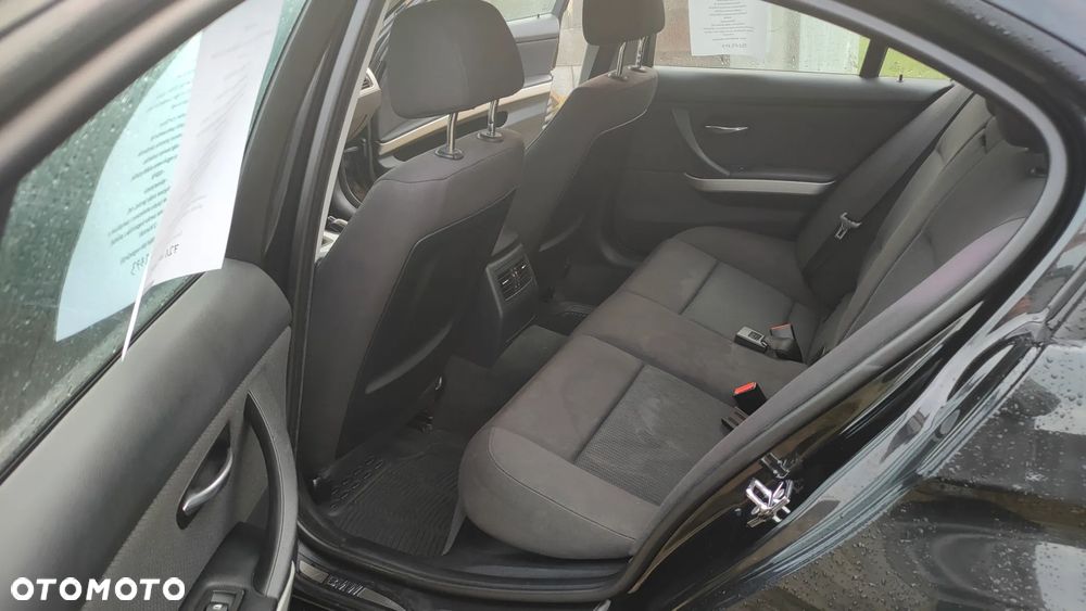 BMW Seria 3 318i - 14