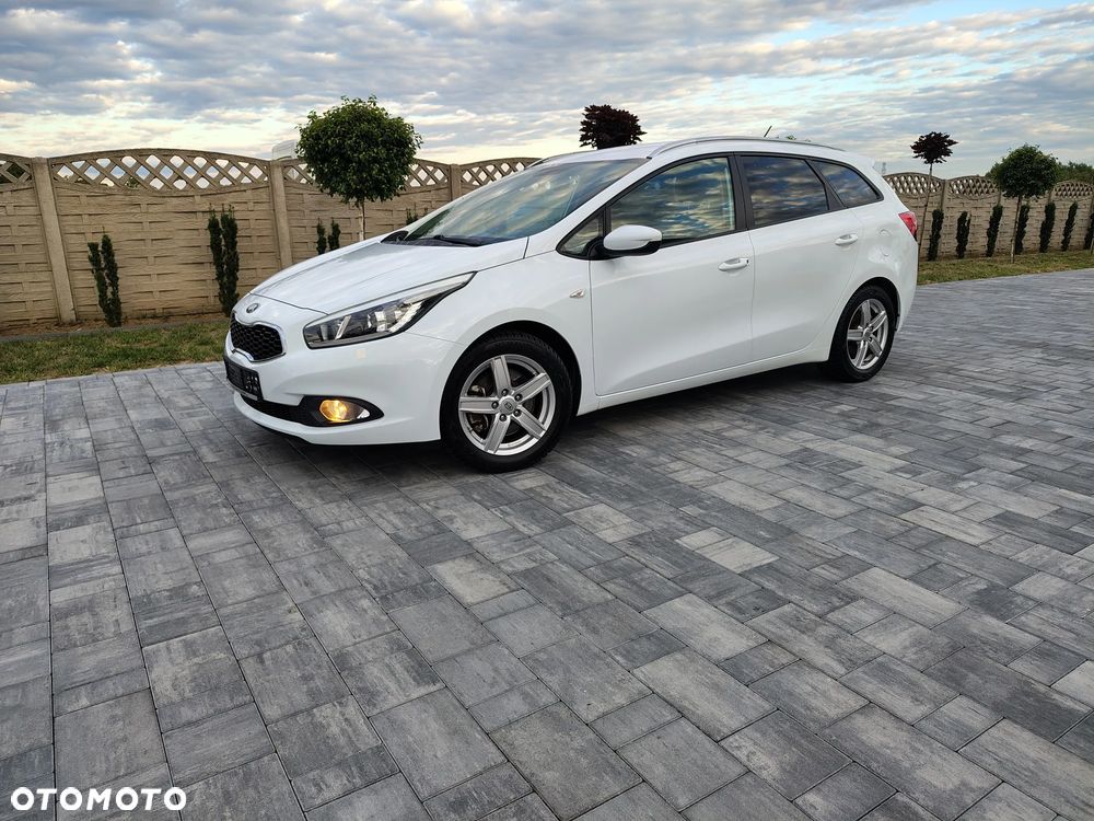 Kia Ceed 1.6 GDI Platinum Edition - 1