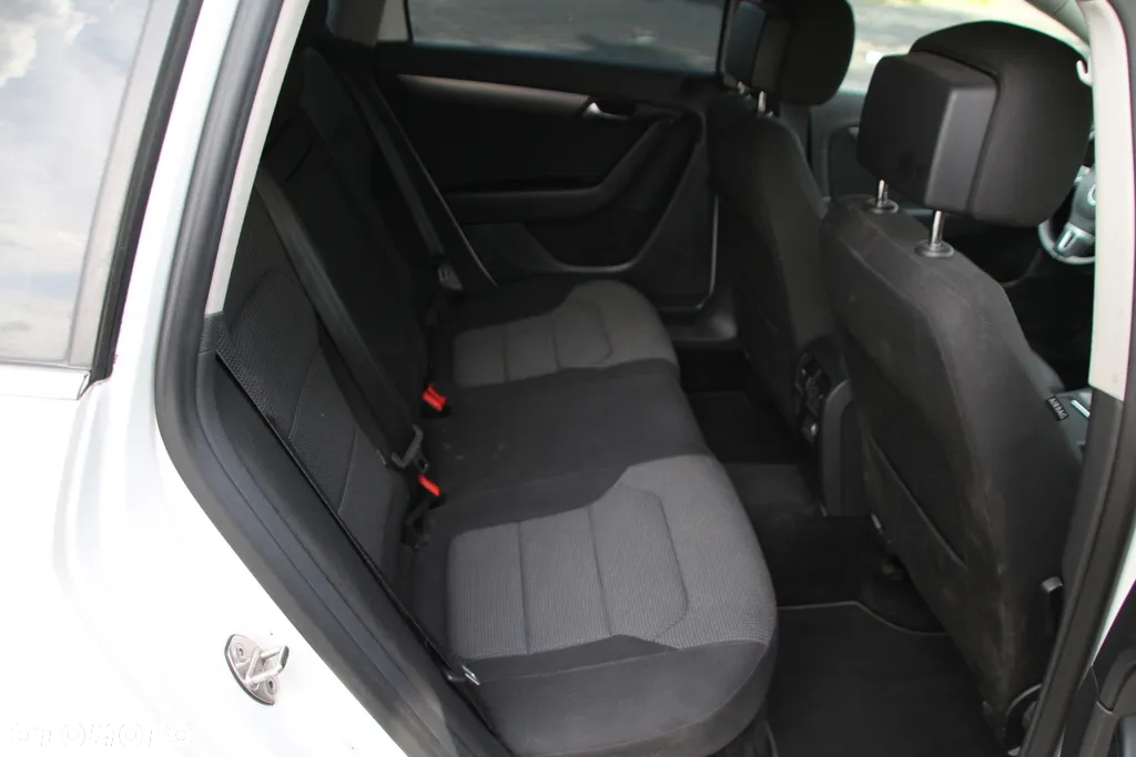 Volkswagen Passat 2.0 TDI Comfortline DSG - 29