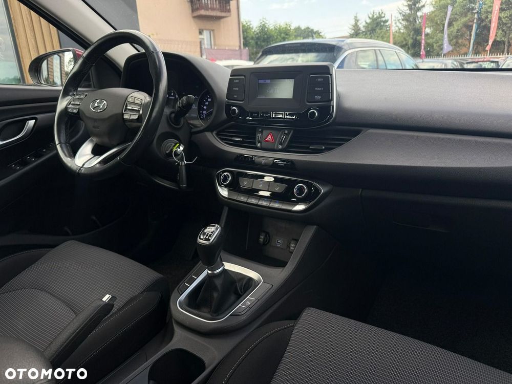 Hyundai i30 1.5 DPI Classic + - 14