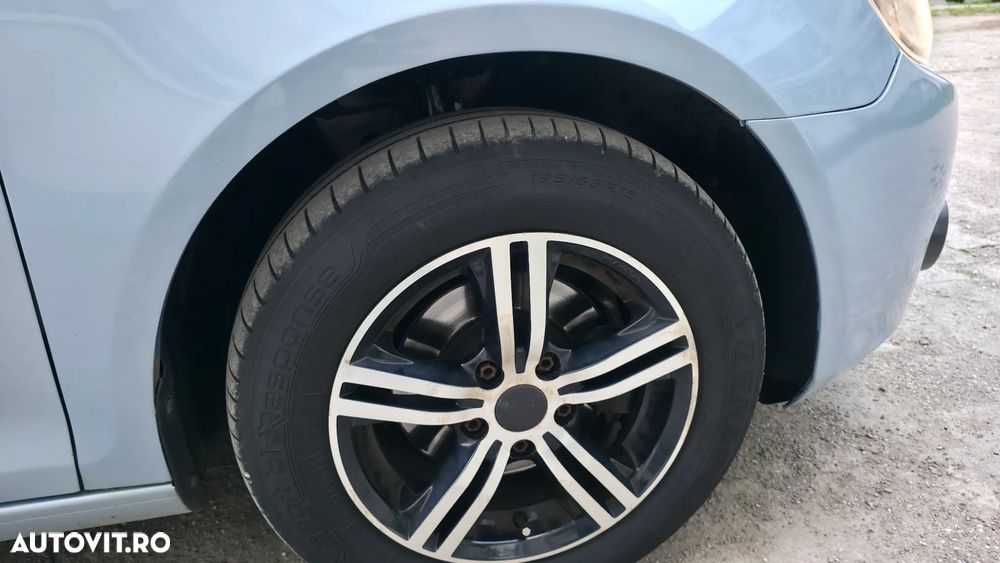 Volkswagen Golf 1.6 TDI DPF Comfortline - 24