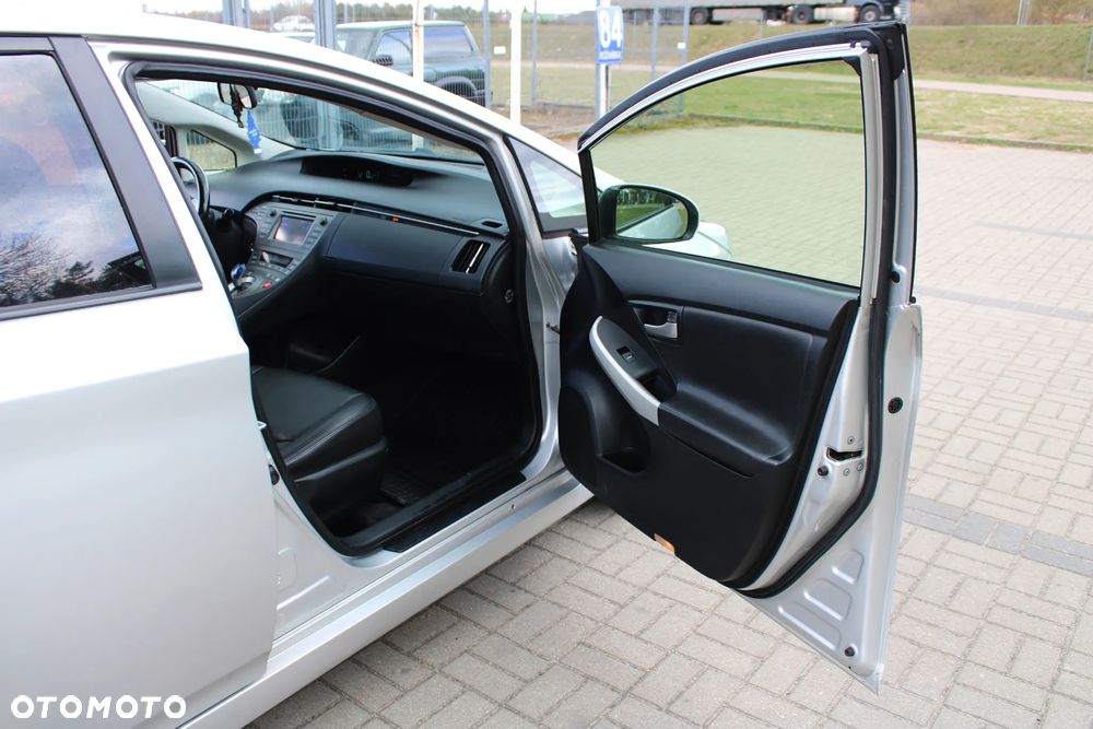 Toyota Prius - 30