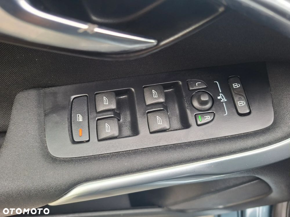 Volvo V40 D2 Momentum - 23