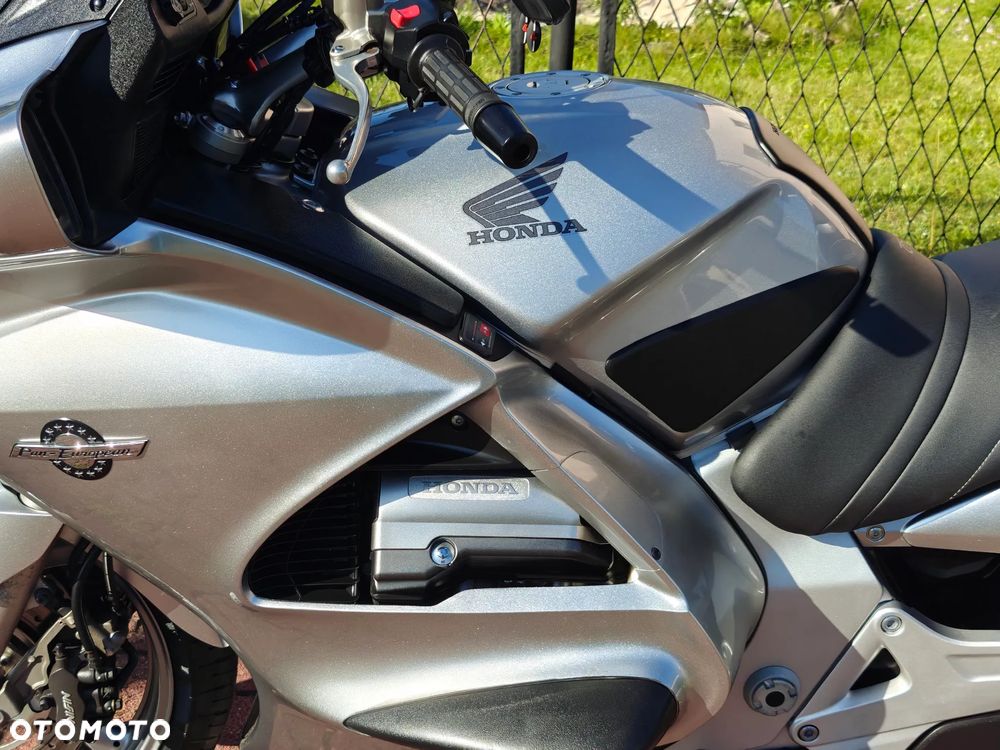 Honda ST - 18