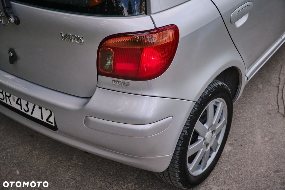 Toyota Yaris 1.3 VVT-i Executive - 11