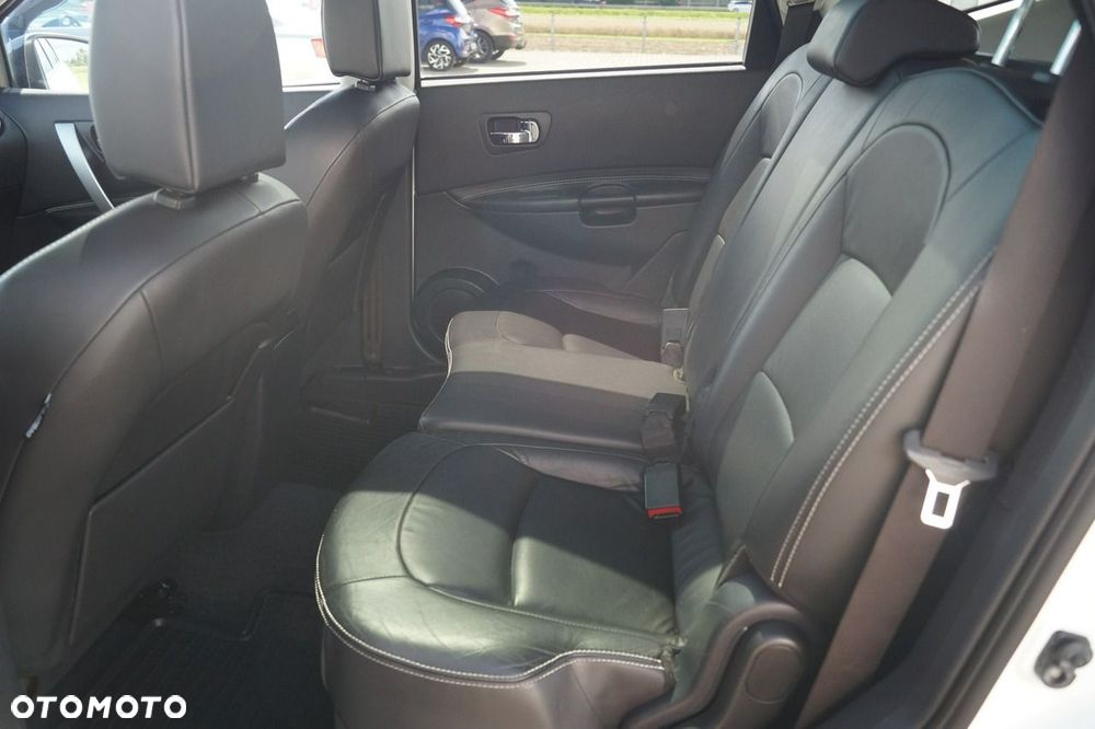 Nissan Qashqai+2 - 16