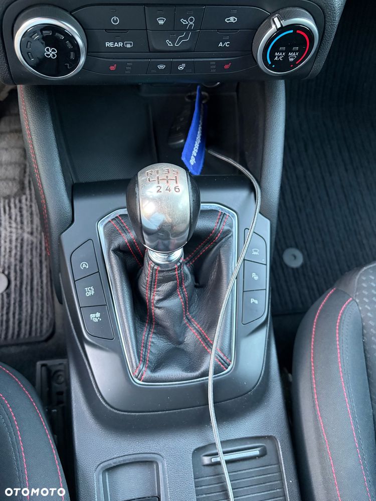 Ford Focus 1.5 EcoBoost STart-Stopp-System ST-LINE - 19